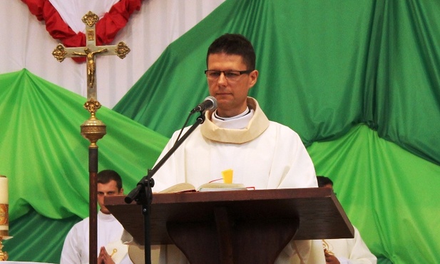 Ks. dr Marek Studenski wikariusz generalny diecezji przewodniczył Mszy św. w amfteatrze