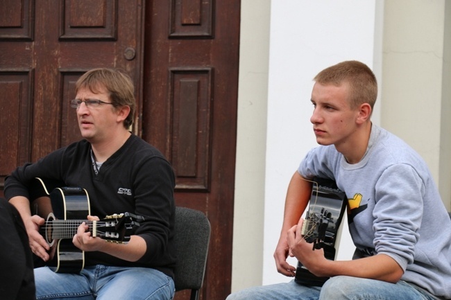 "Resursa" na lądach i morzach