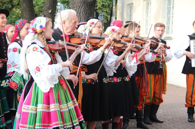 Odsłonięcie "Gwiozd Łowickich"