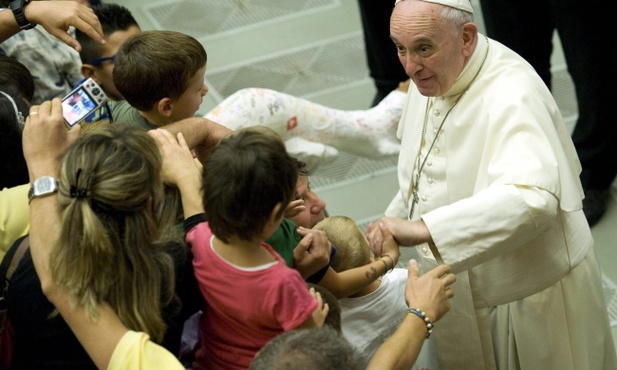 Franciszek: Kościół matką, nie sztywnym stowarzyszeniem