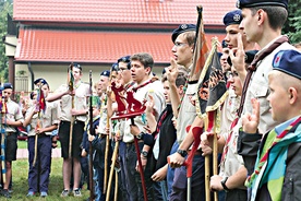 Apel na przykościelnym placu