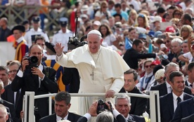 Papież: Wśród uchodźców mogą być terroryści