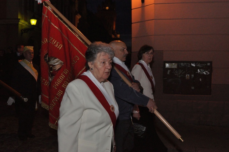 Procesja z tarnowską Pietą