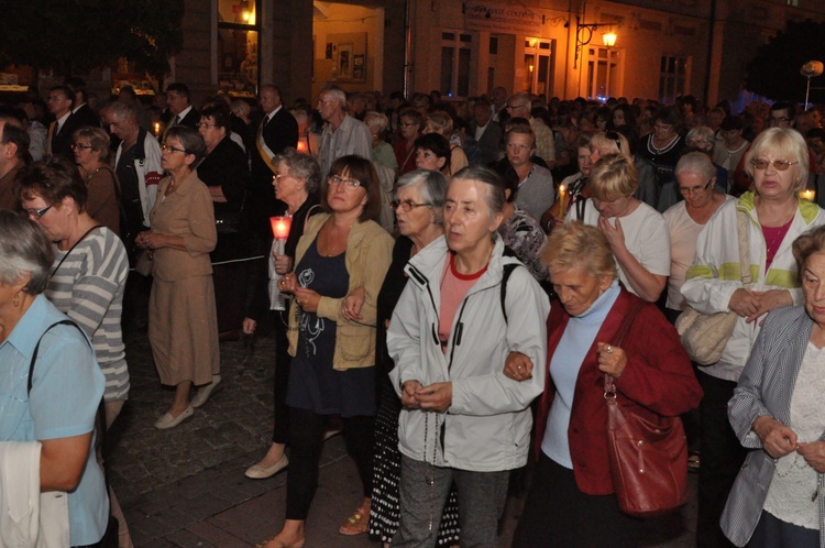 Procesja z tarnowską Pietą