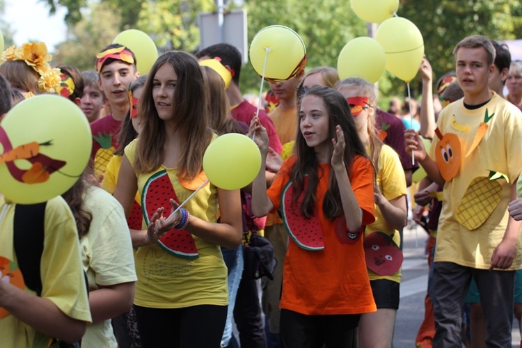 Skierniewicka parada otwierająca ŚKOiW w 2015 roku