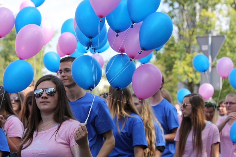 Skierniewicka parada otwierająca ŚKOiW w 2015 roku