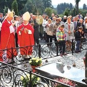 Przy grobie błogosławionego kapłana zebrali się wierni z Polski, Niemiec i Czech