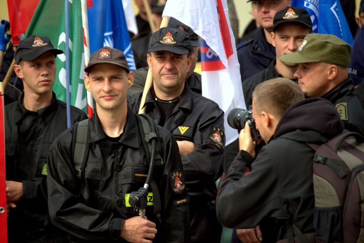 Protest służb mundurowych w Olsztynie