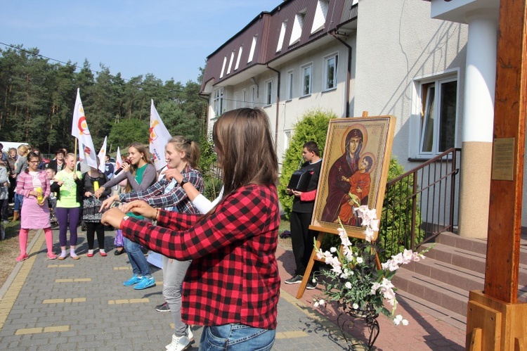 Symbole ŚDM w Mocarzewie