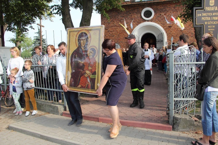 Symbole ŚDM w Giżycach