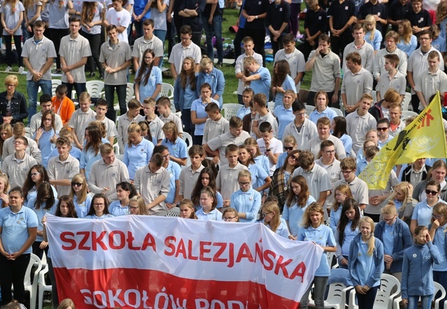 Salezjańscy uczniowie na 200. urodzinach ks. Bosko na Jasnej Górze