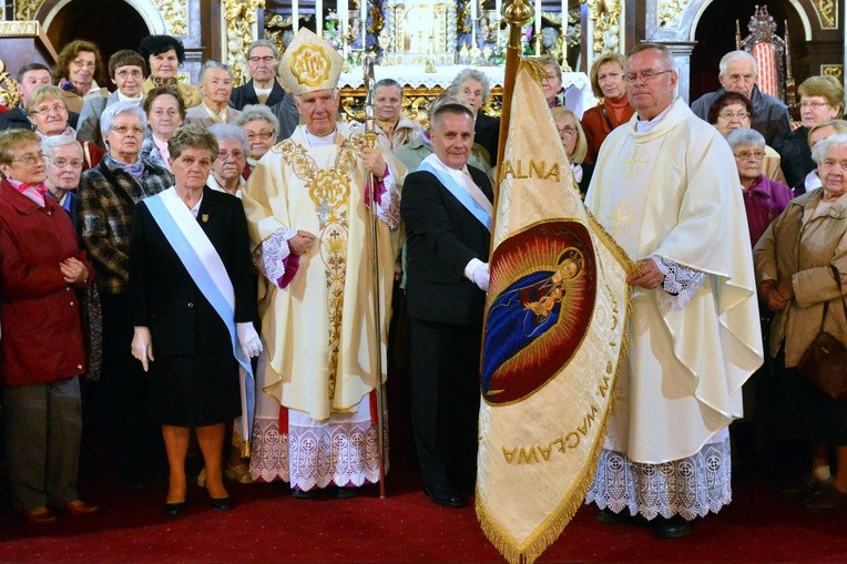 Poświęcenie sztandaru Żywego Różańca