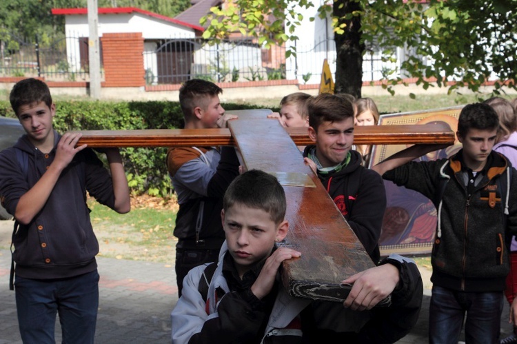 Peregrynacja symboli ŚDM w rejonie głowieńskim