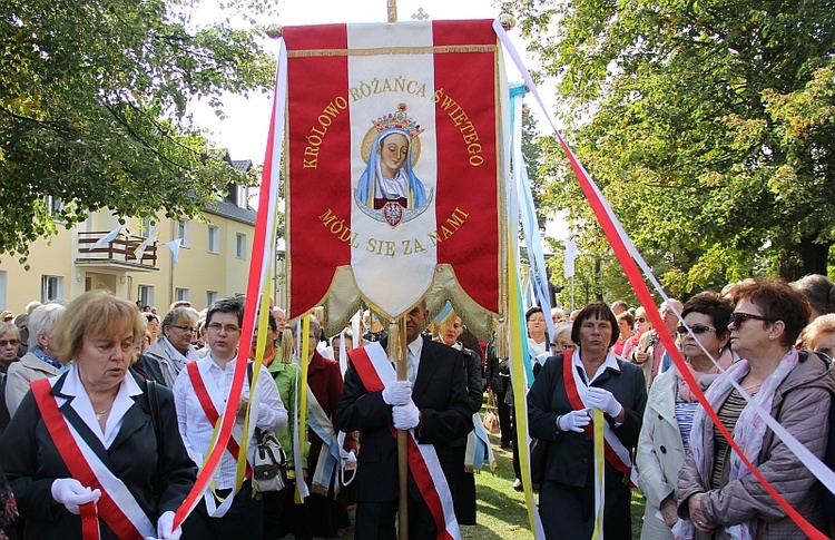 Żywy Różaniec w Rokitnie