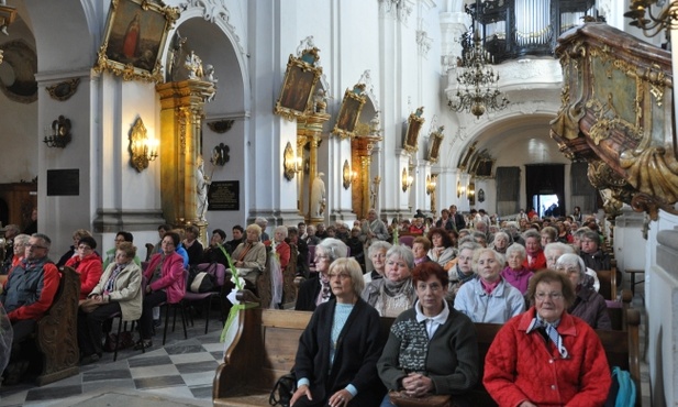 Caritas - miłość, nie instytucja socjalna