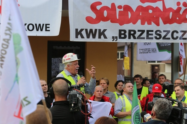 Manifestacja górników pod kopalnią "Brzeszcze"