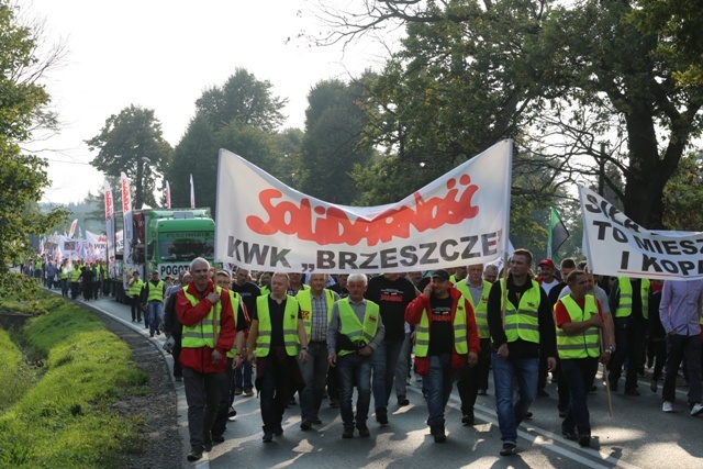 Manifestacja górników pod kopalnią "Brzeszcze"