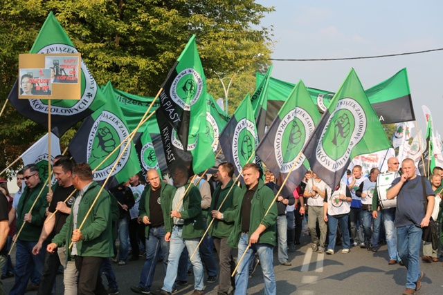 Manifestacja górników pod kopalnią "Brzeszcze"