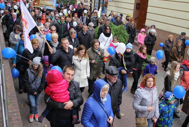 VII Diecezjalny Marsz dla Życia i Rodziny w Brzesku