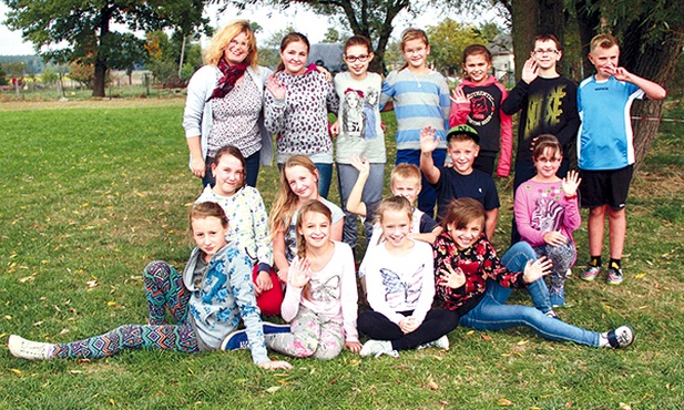  Kółko misyjne ze szkoły podstawowej w Krośnicy