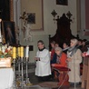 W parafii św. Jakuba w Skierniewicach ostatnie w tym roku nabożeństwo fatimskie odprawił bp Józef Zawitkowski