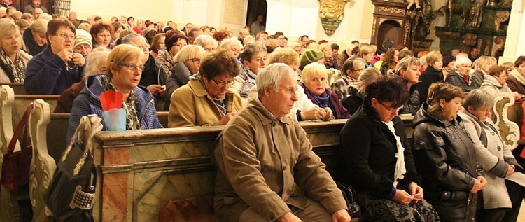 Nabożeństwo maryjne w Grodowcu