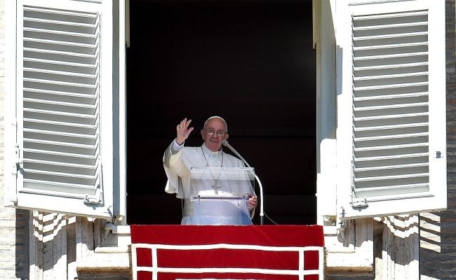 Papież przeprasza za skandale w Watykanie