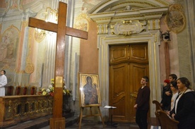 Krzyż jak relikwie Jana Pawła II