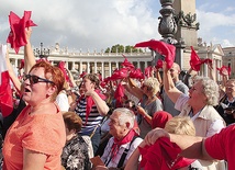 Audiencja generalna na placu św. Piotra w Watykanie