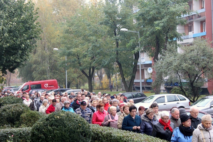 Różaniec na ulicach parafii