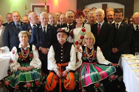 W uroczystości wzięli udział kolejarze z Bobrownik, Koluszek, Rogowa i Łowicza, a także łowiccy przedstawiciele NSZZ "Solidarność" RI