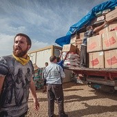 Dzięki ofiarności m.in. czytelników GN do uchodźców z Syrii trafiło niezbędne zaopatrzenie. Starczy na dwa miesiące. W grupie Polaków, którzy kupili i zawieźli do obozów dary, był autor reportażu Dawid Wildstein 