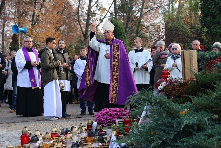 Nie umieram. Wchodzę w życie