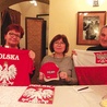  Pielgrzymi z Legnicy zabierają ze sobą polskie symbole narodowe, by na placu w Chimbote  było ich dobrze widać