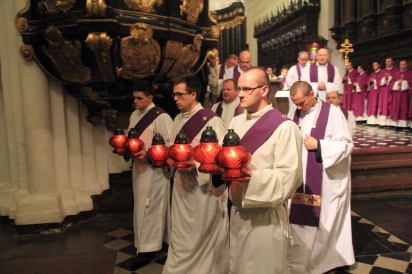 Eucharystia w intencji zmarłych biskupów i kapłanów