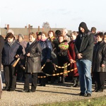 Z Krzyżem w byłym KL Birkenau