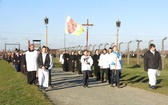 Z Krzyżem w byłym KL Birkenau