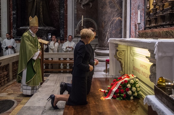 Prezydent otrzymał relikwie Jana Pawła II