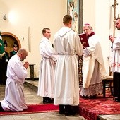 Teksty liturgii święceń przepełnione są pokorą i oddaniem  służbie Bogu i ludziom