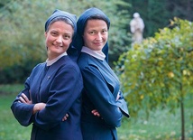 – Nikt tak nie zrozumie siostry jak siostra. I nikt tak nie zrozumie zakonnicy jak druga zakonnica. To podwójny wymiar bliskości, jako sióstr rodzonych i na poziomie duchowym – mówią Anna Maria (z lewej) i Judyta