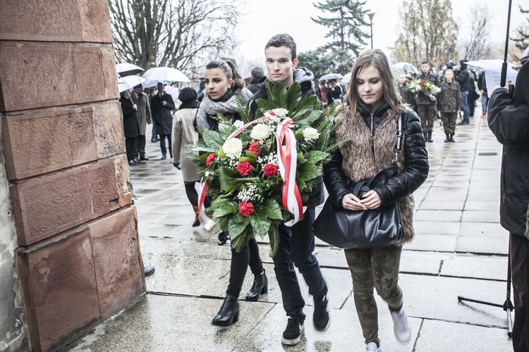 Wieńce pod bramą straceń