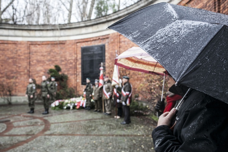 Wieńce pod bramą straceń