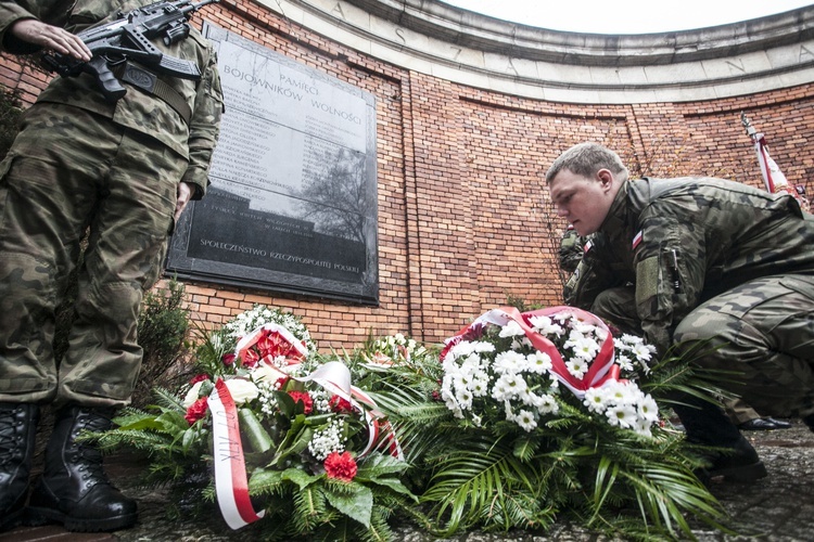 Wieńce pod bramą straceń