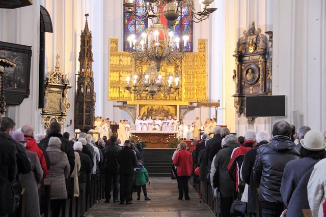 Niechaj będą sługami narodu