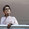 Armia gratuluje Aung San Suu Kyi