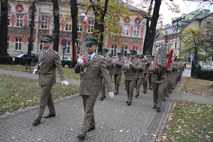 Msza w intencji ojczyzny i z okazji 35. rocznicy sądeckiego KIK-u