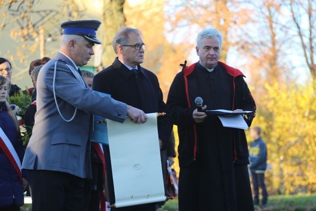 Powstańcze sztandary w Starej Wsi