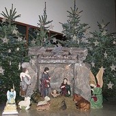  Ubiegłoroczny wystrój świąteczny w kościele św. Jana Pawła II w Nowym Targu. W tym roku obok szopki stanie także Choinka Marzeń