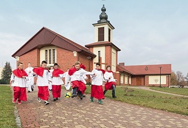 Wspólnota nie jest zamkniętą grupą ludzi  – pamiętają o tym także  po służbie