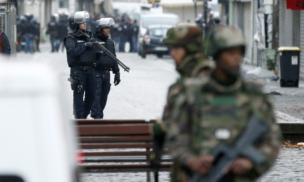 Prokuratura: Grupa terrorystów w Paryżu rozbita